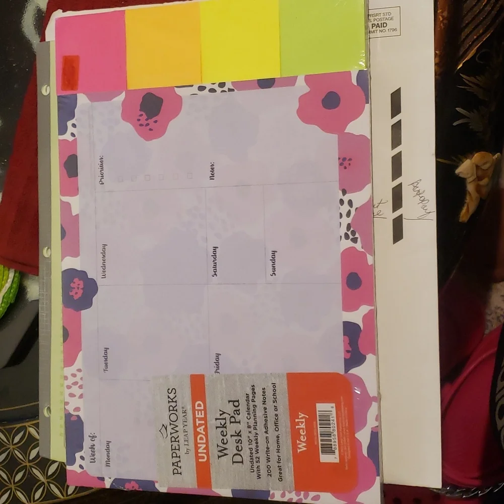 Message Board With Letters, Bonus Weekly Desk Pad & Post Its - Picture 7 of 12